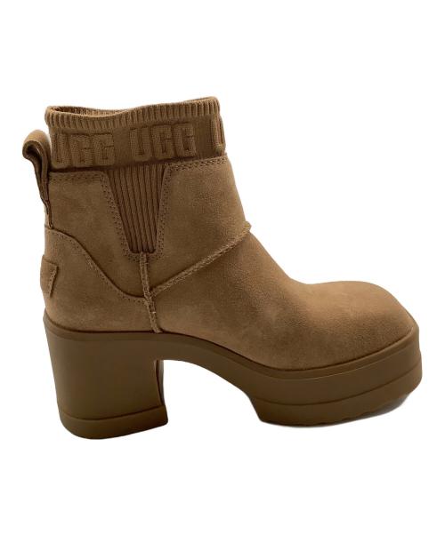 UGG（アグ）UGG (アグ) 厚底チェルシーブーツ ベージュ サイズ:USA6.5の古着・服飾アイテム