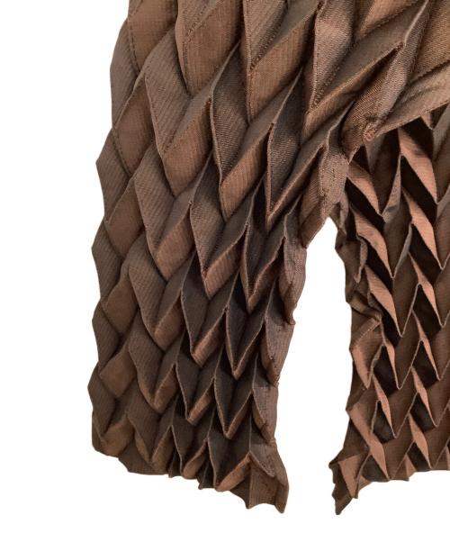 A-POC ABLE ISSEY MIYAKE（エイポック エイブル イッセイ ミヤケ）A-POC ABLE ISSEY MIYAKE (エイポック エイブル イッセイ ミヤケ) TYP-O 009 ブラウン サイズ:1の古着・服飾アイテム