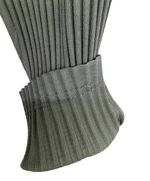 HOMME PLISSE ISSEY MIYAKE（オム プリッセ イッセイ ミヤケ）HOMME PLISSE ISSEY MIYAKE (オム プリッセ イッセイ ミヤケ) 長袖カットソー グレー サイズ:3 未使用品の古着・服飾アイテム