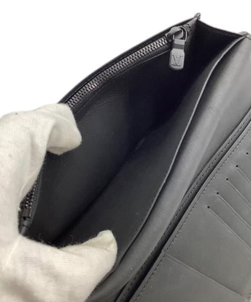 LOUIS VUITTON（ルイ ヴィトン）LOUIS VUITTON (ルイ ヴィトン) モノグラム・シャドウポルトフォイユ ブラザ ブラックの古着・服飾アイテム
