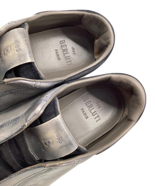 Berluti（ベルルッティ）Berluti (ベルルッティ) プレイタイム スクリット ヴェネチア カーフレザー スリッポン グレー サイズ:9の古着・服飾アイテム