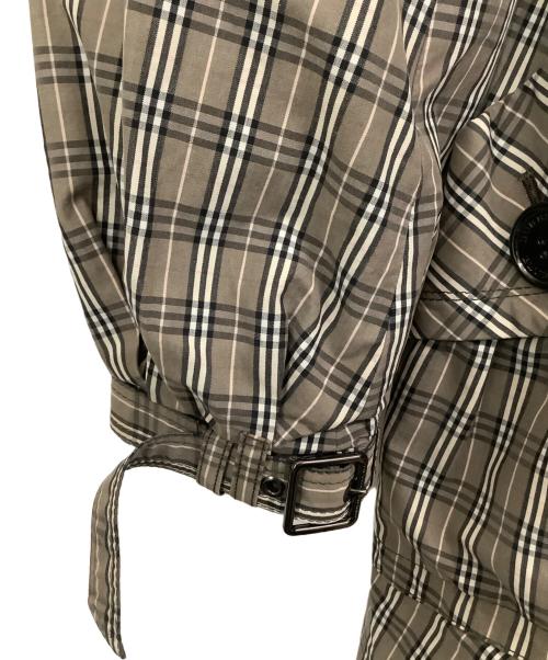 BURBERRY BLUE LABEL（バーバリー ブルー レーベル）BURBERRY BLUE LABEL (バーバリー ブルー レーベル) トレンチコート グレー×ライトピンク サイズ:38の古着・服飾アイテム