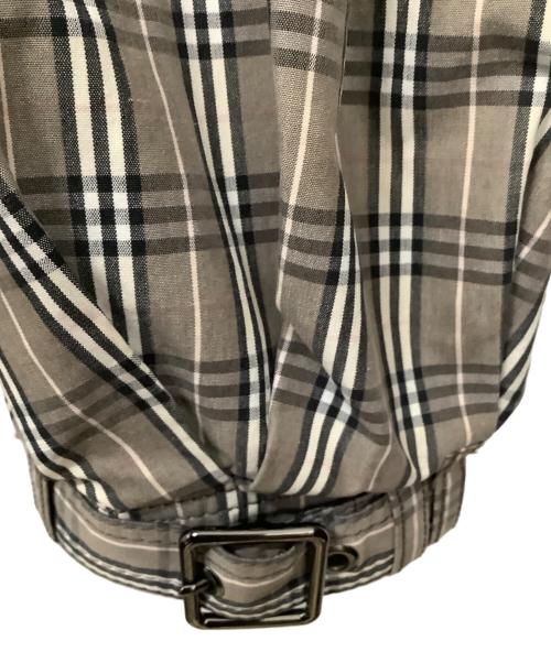 BURBERRY BLUE LABEL（バーバリー ブルー レーベル）BURBERRY BLUE LABEL (バーバリー ブルー レーベル) トレンチコート グレー×ライトピンク サイズ:38の古着・服飾アイテム