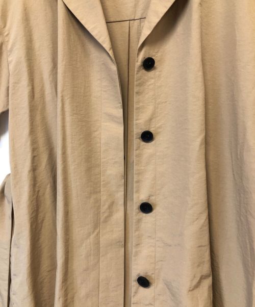 S.ESSENTIALS（エス エッセンシャルズ）S.ESSENTIALS (エス エッセンシャルズ) ステンカラーコート ベージュ サイズ:SIZE 38 未使用品の古着・服飾アイテム