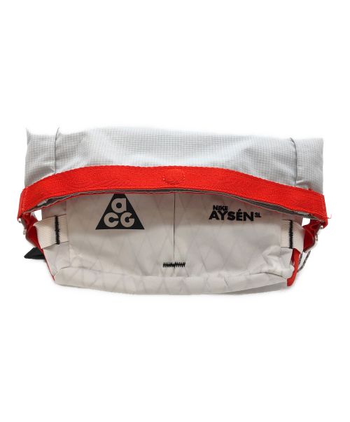 NIKE ACG（ナイキエーシージー）NIKE ACG (ナイキエージーシー) ウエストバッグ ホワイト×レッドの古着・服飾アイテム