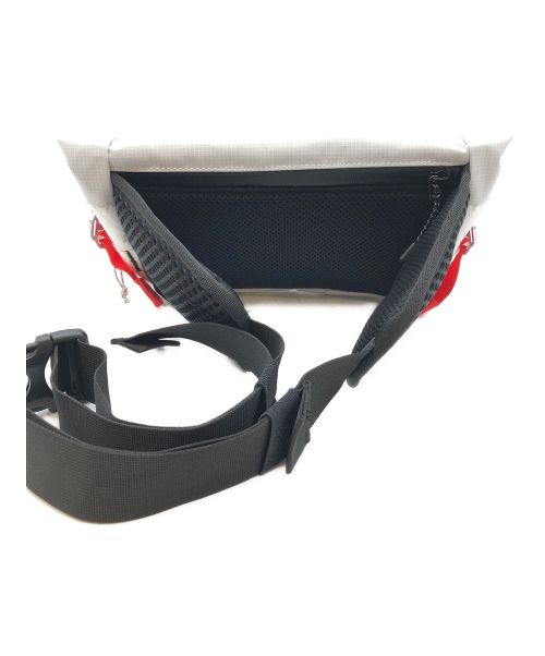 NIKE ACG（ナイキエーシージー）NIKE ACG (ナイキエージーシー) ウエストバッグ ホワイト×レッドの古着・服飾アイテム