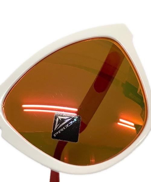 OAKLEY（オークリー）OAKLEY (オークリー) サングラス ホワイト×レッドの古着・服飾アイテム