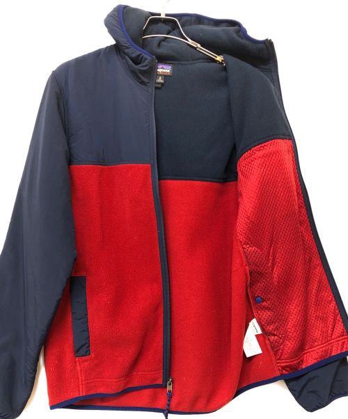Patagonia（パタゴニア）Patagonia (パタゴニア) シェルドシンチラフーディジャケット レッド×ネイビー サイズ:SIZE Mの古着・服飾アイテム