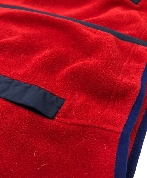 Patagonia（パタゴニア）Patagonia (パタゴニア) シェルドシンチラフーディジャケット レッド×ネイビー サイズ:SIZE Mの古着・服飾アイテム