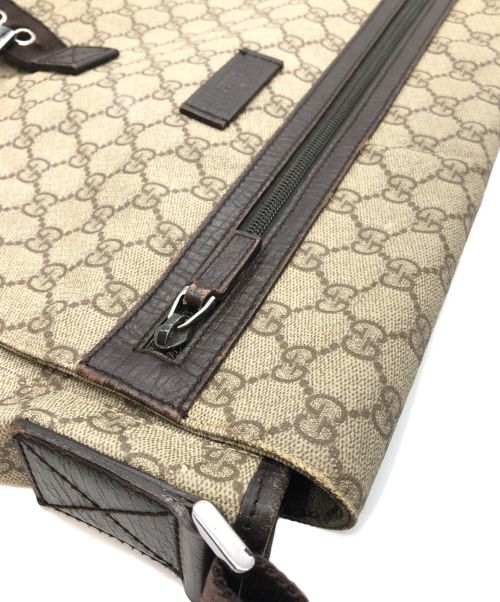GUCCI（グッチ）GUCCI (グッチ) GG　メッセンジャーバッグ ダークブラウン×ベージュの古着・服飾アイテム