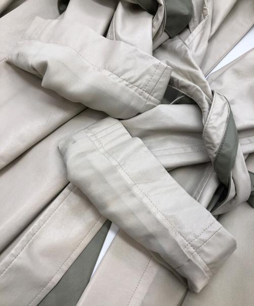 DRESSLAVE（ドレスレイブ）DRESSLAVE (ドレスレイブ) フェイクレザーコート ベージュ サイズ:38の古着・服飾アイテム