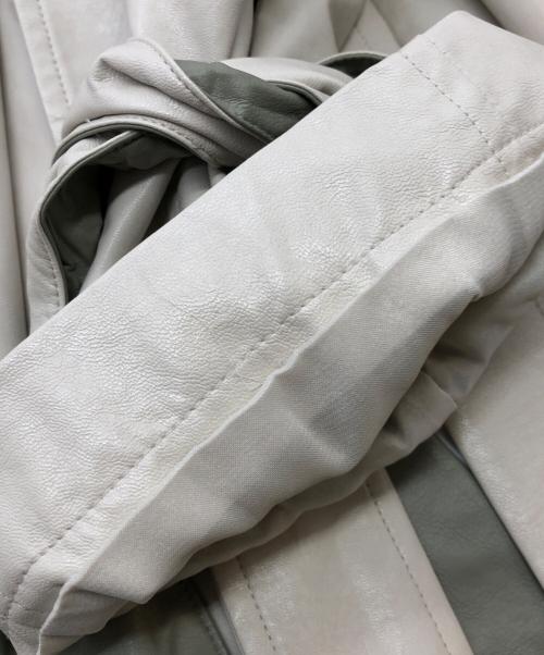 DRESSLAVE（ドレスレイブ）DRESSLAVE (ドレスレイブ) フェイクレザーコート ベージュ サイズ:38の古着・服飾アイテム