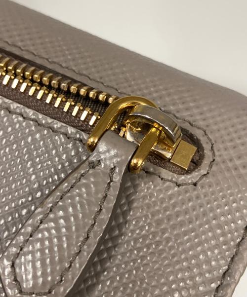 PRADA（プラダ）PRADA (プラダ) 長財布 グレーの古着・服飾アイテム