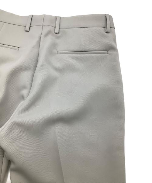 BEAUTY&YOUTH UNITED ARROWS（ビューティーアンドユースユナイテッドアローズ）BEAUTY&YOUTH UNITED ARROWS (ビューティーアンドユースユナイテッドアローズ) トリプルクロスフォルムテーパードパンツ グレー サイズ:SIZE Mの古着・服飾アイテム