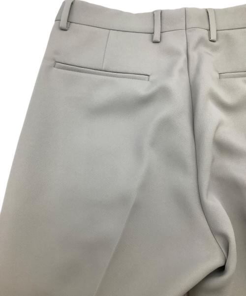 BEAUTY&YOUTH UNITED ARROWS（ビューティーアンドユースユナイテッドアローズ）BEAUTY&YOUTH UNITED ARROWS (ビューティーアンドユースユナイテッドアローズ) トリプルクロスフォルムテーパードパンツ グレー サイズ:SIZE Mの古着・服飾アイテム