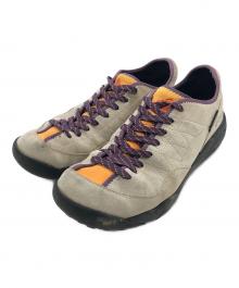 Columbia（コロンビア）の古着「スニーカー」｜ベージュ×ブラック