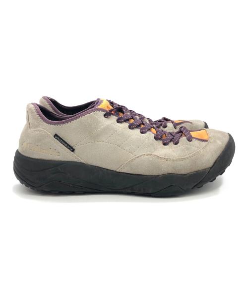 Columbia（コロンビア）Columbia (コロンビア) スニーカー ベージュ×ブラック サイズ:SIZE 26cmの古着・服飾アイテム