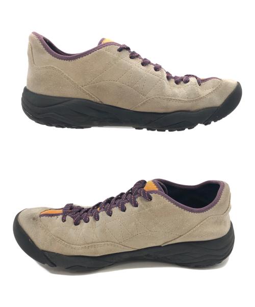 Columbia（コロンビア）Columbia (コロンビア) スニーカー ベージュ×ブラック サイズ:SIZE 26cmの古着・服飾アイテム