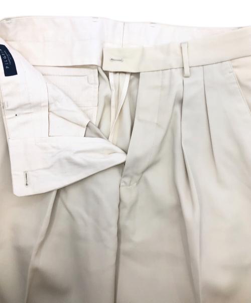 TOMORROW LAND PILGRIM（トゥモローランド ピルグリム）TOMORROW LAND PILGRIM (トゥモローランド ピルグリム) テックウールイン2プリーツトラウザーズ アイボリー サイズ:44の古着・服飾アイテム