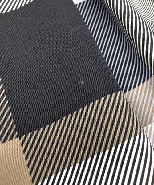 BLUE LABEL CRESTBRIDGE（ブルーレーベルクレストブリッジ）BLUE LABEL CRESTBRIDGE (ブルーレーベルクレストブリッジ) チェックスカート ホワイト×ネイビー サイズ:SIZE 38の古着・服飾アイテム