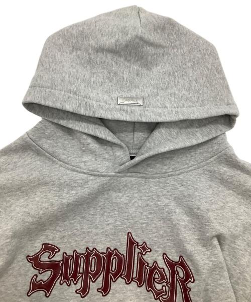 SUPPLIER（サプライヤー）SUPPLIER (サプライヤー) プルオーバーパーカー グレー×レッド サイズ:SIZE XXLの古着・服飾アイテム
