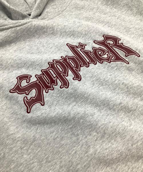 SUPPLIER（サプライヤー）SUPPLIER (サプライヤー) プルオーバーパーカー グレー×レッド サイズ:SIZE XXLの古着・服飾アイテム