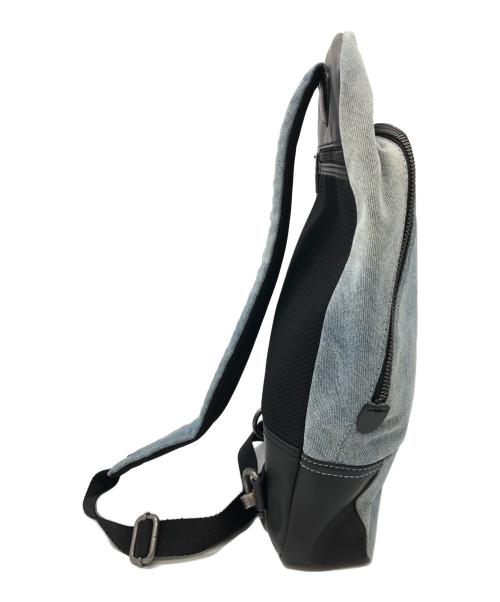 DIESEL（ディーゼル）DIESEL (ディーゼル) ボディーバッグ ブルー×ブラックの古着・服飾アイテム