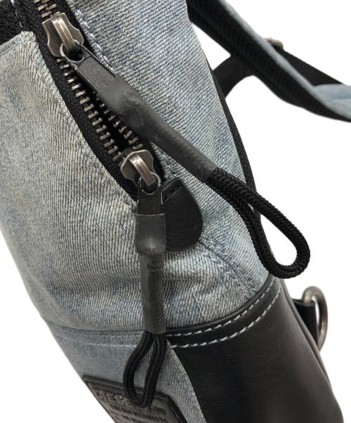 DIESEL（ディーゼル）DIESEL (ディーゼル) ボディーバッグ ブルー×ブラックの古着・服飾アイテム