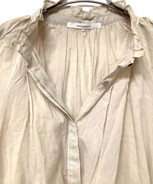 MIDIUMISOLID（ミディウミソリッド）MIDIUMISOLID (ミディウミソリッド) ギャザーブラウス ベージュ サイズ:F 未使用品の古着・服飾アイテム