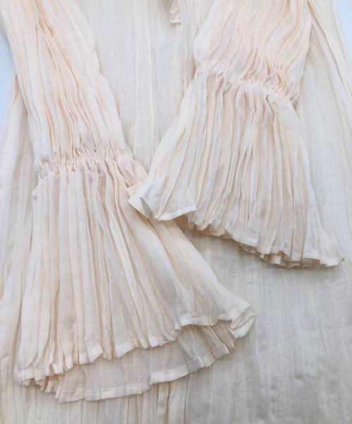 FRAY ID（フレイ アイディー）FRAY ID (フレイ アイディー) ワッシャープリーツフリルカラーワンピース ベージュ サイズ:SIZE 1の古着・服飾アイテム