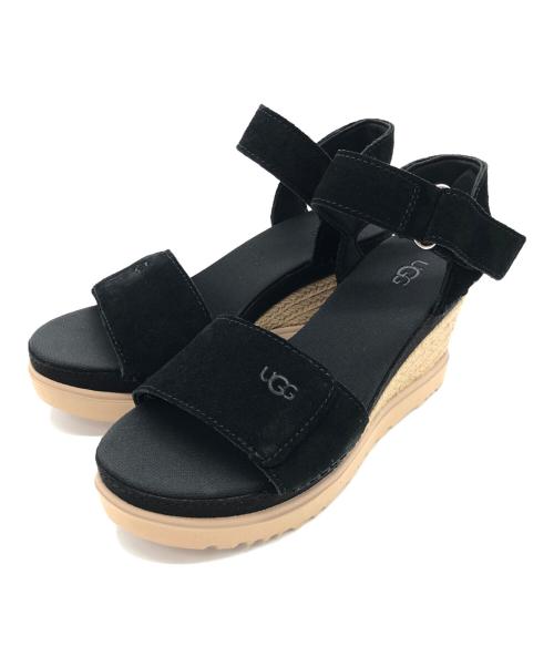 UGG（アグ）UGG (アグ) ウェッジソールサンダル ブラック×ベージュ サイズ:SIZE 24cmの古着・服飾アイテム