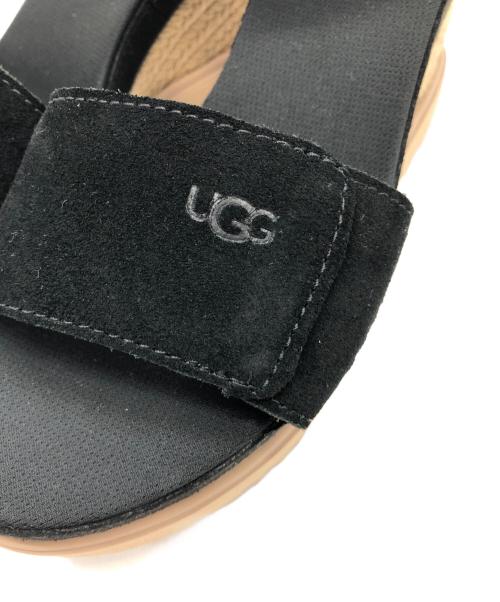 UGG（アグ）UGG (アグ) ウェッジソールサンダル ブラック×ベージュ サイズ:SIZE 24cmの古着・服飾アイテム