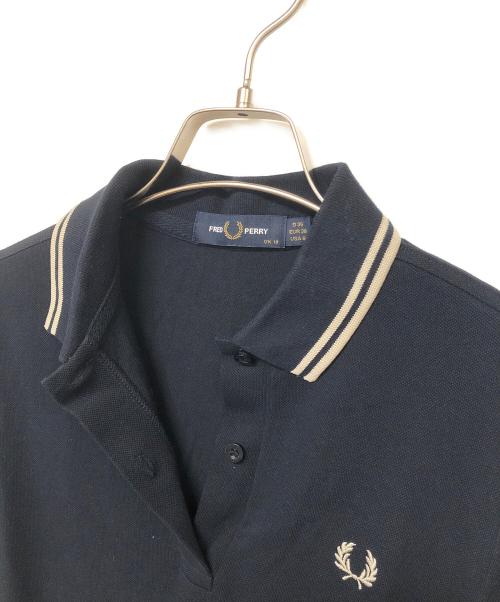 FRED PERRY（フレッドペリー）FRED PERRY (フレッドペリー) 半袖ワンピース インディゴ×ベージュ サイズ:SIZE 36の古着・服飾アイテム