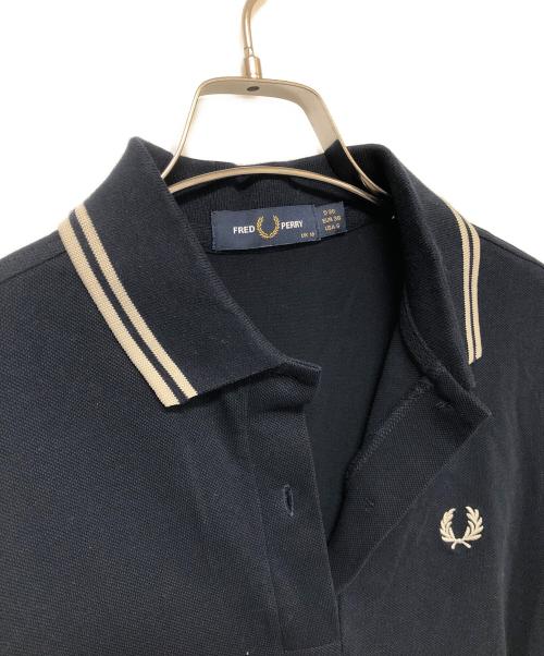 FRED PERRY（フレッドペリー）FRED PERRY (フレッドペリー) 半袖ワンピース インディゴ×ベージュ サイズ:SIZE 36の古着・服飾アイテム