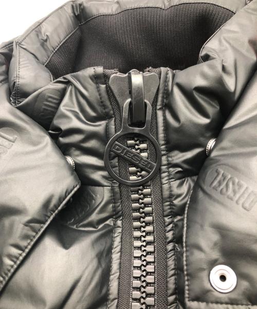 DIESEL（ディーゼル）DIESEL (ディーゼル) ロゴ型押しダウンジャケット ブラック サイズ:XXSの古着・服飾アイテム