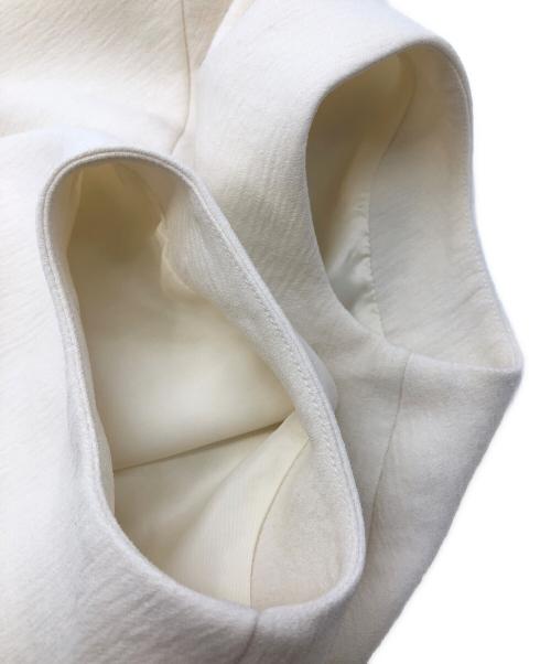 CLANE（クラネ）CLANE (クラネ) ランタンスリーブテーラードジャケット ベージュ サイズ:2の古着・服飾アイテム