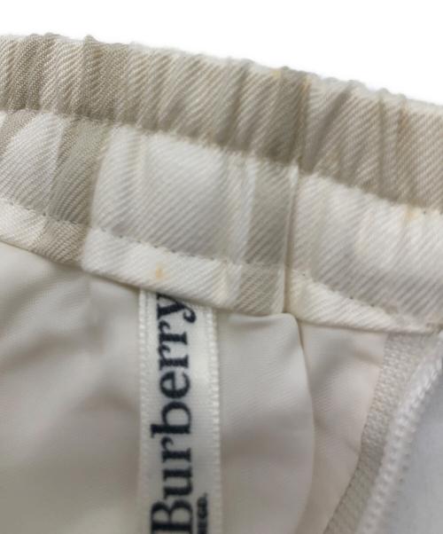 BURBERRY LONDON（バーバリーロンドン）BURBERRY LONDON (バーバリーロンドン) チェックスカート ホワイト×ベージュ サイズ:13の古着・服飾アイテム