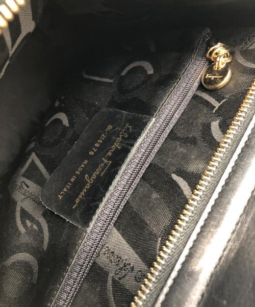 Salvatore Ferragamo（サルヴァトーレ フェラガモ）Salvatore Ferragamo (サルヴァトーレ フェラガモ) ショルダーバッグ ブラックの古着・服飾アイテム