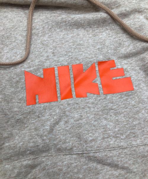 NIKE（ナイキ）NIKE (ナイキ) プルオーバーパーカー ベージュ サイズ:SIZE Mの古着・服飾アイテム