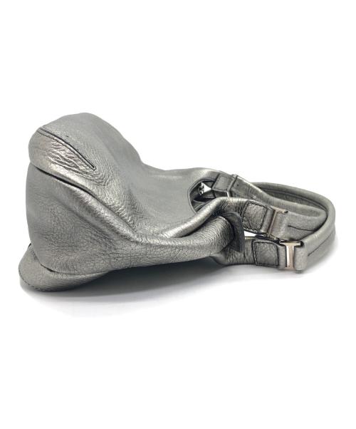 HIROFU（ヒロフ）HIROFU (ヒロフ) セミショルダーバッグ シルバーカラーの古着・服飾アイテム