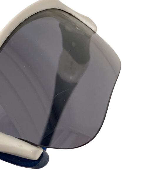 OAKLEY（オークリー）OAKLEY (オークリー) サングラス ホワイト×ブルーの古着・服飾アイテム