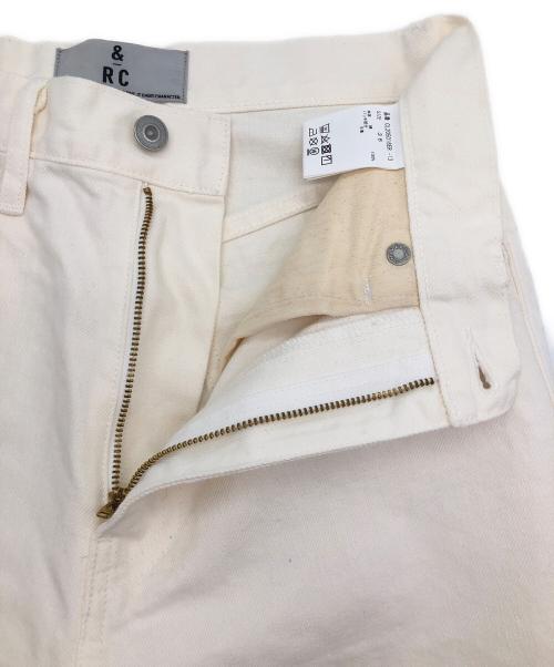 Curensology（カレンソロジー）Curensology (カレンソロジー) &RC　カーヴィーデニムパンツ オフホワイト サイズ:SIZE 36 未使用品の古着・服飾アイテム