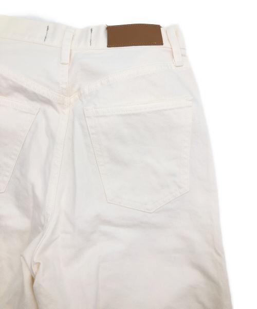 Curensology（カレンソロジー）Curensology (カレンソロジー) &RC　カーヴィーデニムパンツ オフホワイト サイズ:SIZE 36 未使用品の古着・服飾アイテム