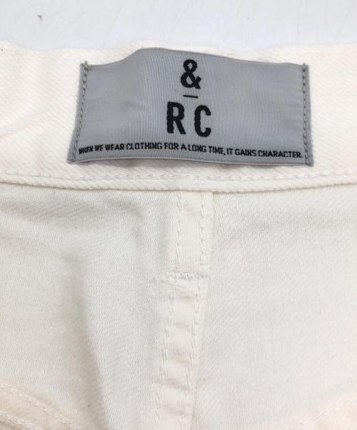 Curensology（カレンソロジー）Curensology (カレンソロジー) &RC　カーヴィーデニムパンツ オフホワイト サイズ:SIZE 36 未使用品の古着・服飾アイテム
