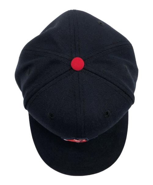 New Era（ニューエラ）New Era (ニューエラ) キャップ ブラック×レッド サイズ:7 1/2の古着・服飾アイテム