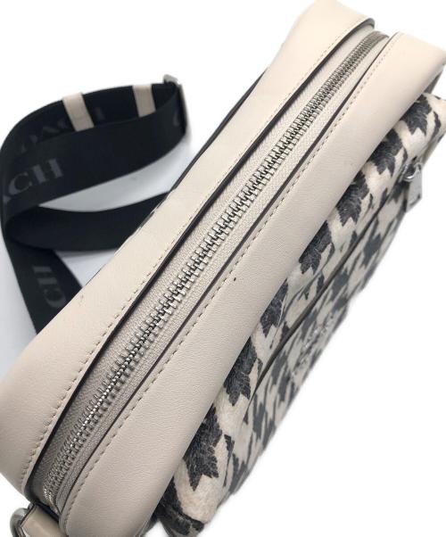 COACH（コーチ）COACH (コーチ) ショルダーバッグ ホワイト×ブラックの古着・服飾アイテム