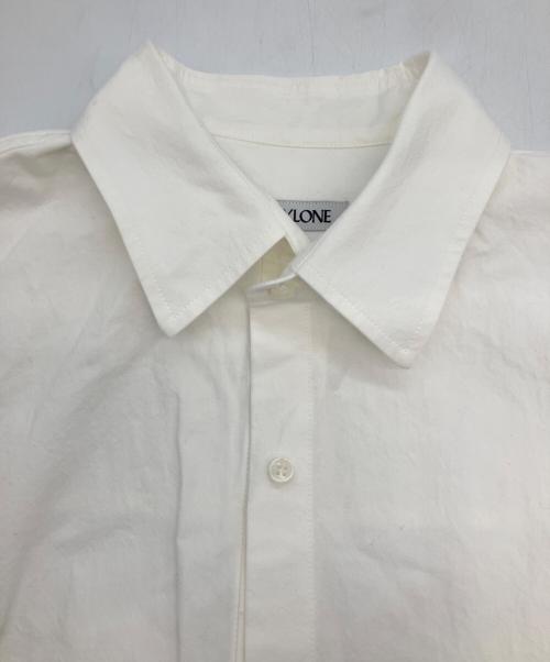 BABYLONE（バビロン）BABYLONE (バビロン) バックタックオーバーシャツ　長袖シャツ ホワイト サイズ:Freeの古着・服飾アイテム