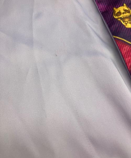 glamb（グラム）glamb (グラム) ジョジョの奇妙な冒険 (ジョジョノキミョウナボウケン) 長袖シャツ パープルの古着・服飾アイテム