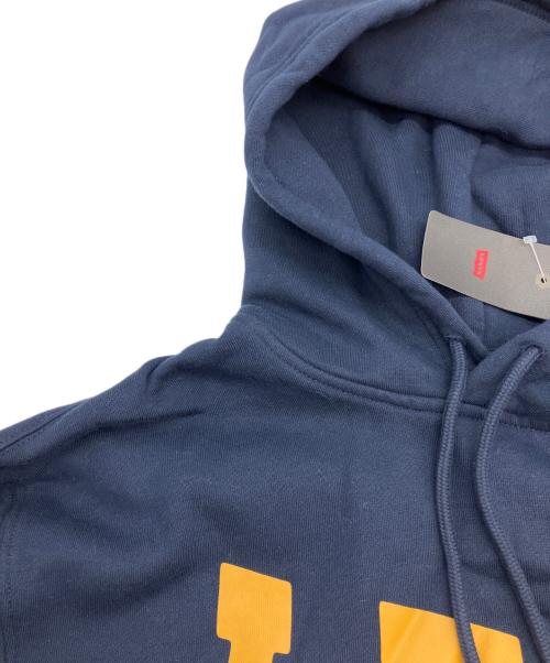LEVI'S（リーバイス）LEVI'S (リーバイス) プルオーバーパーカー ネイビー サイズ:SIZE M 未使用品の古着・服飾アイテム