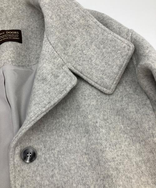URBAN RESEARCH DOORS（アーバンリサーチドアーズ）URBAN RESEARCH DOORS (アーバンリサーチドアーズ) コート グレー サイズ:SIZE M 未使用品の古着・服飾アイテム